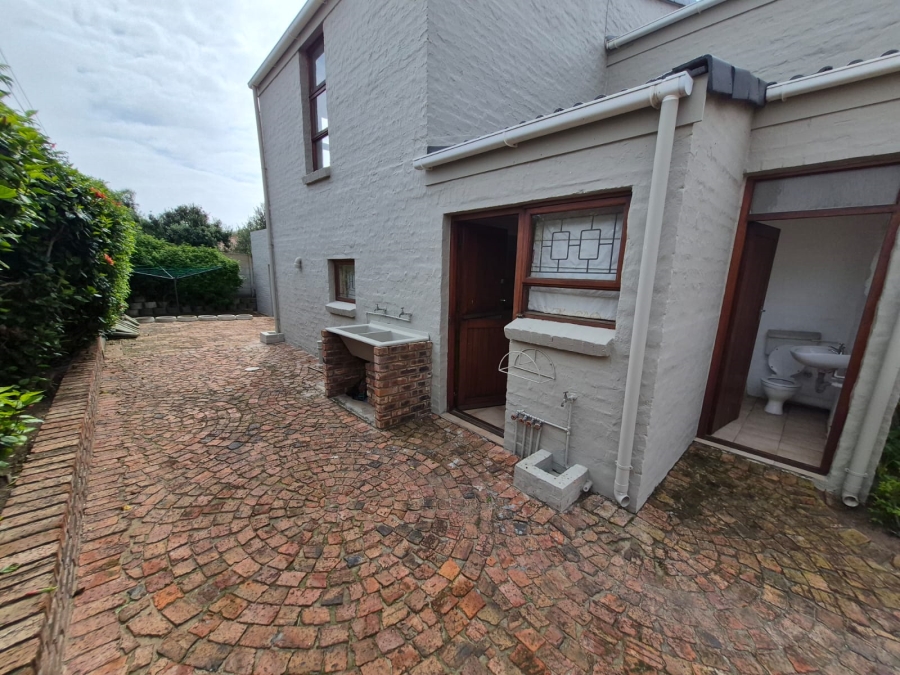 5 Bedroom Property for Sale in Bayview Western Cape